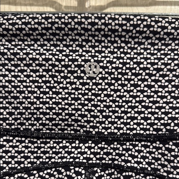 Lululemon Patterned In Movement Leggings - Picture 4 of 8
